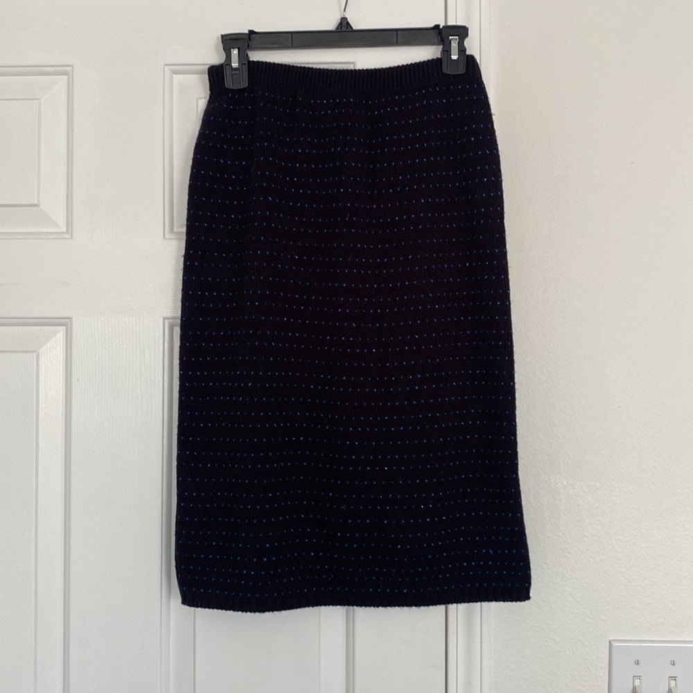 Vintage Ellen D Kollection pencil sweater skirt with sparkle blue thread design.